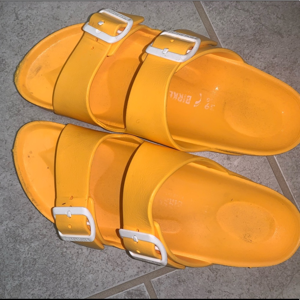 Faded yellow Birkenstock’s water proof🤩🤩